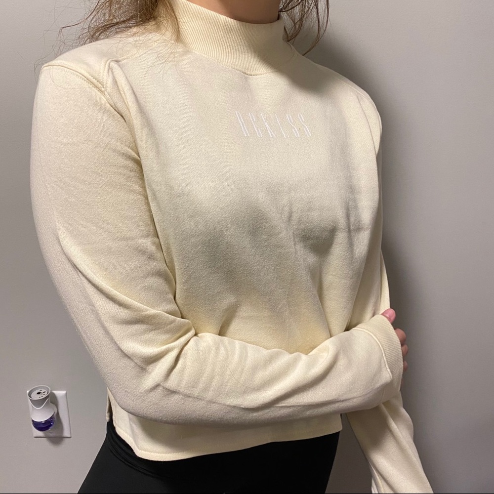 Y&R Cropped Long Sleeve